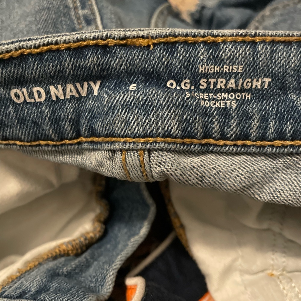 Old Navy Classic Blue OG Straight High Rise Super Smooth Pockets Jean Shorts -6 - Picture 4 of 4